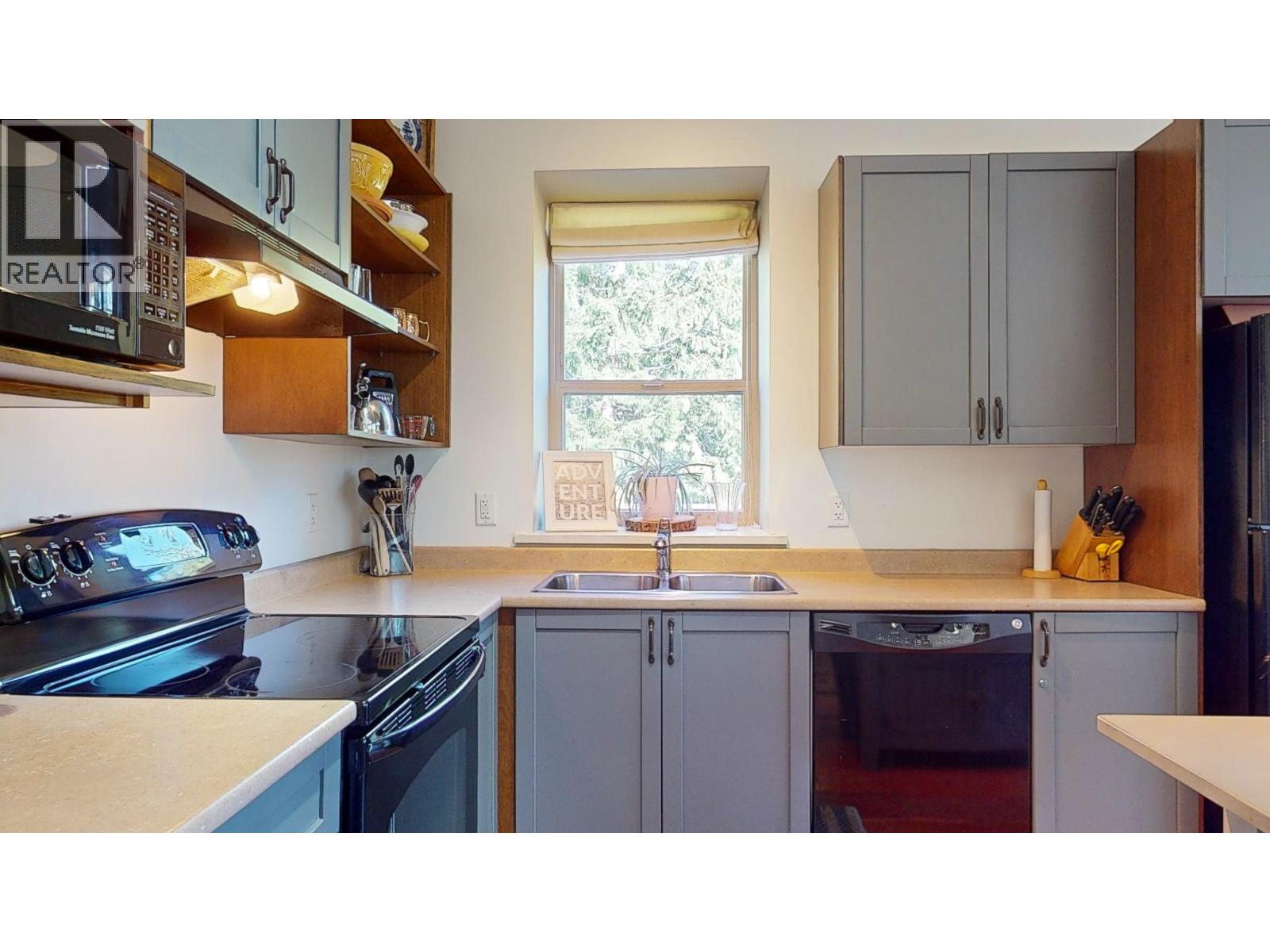 13555 Lee Road, Garden Bay, British Columbia  V0N 1S1 - Photo 3 - R3130411