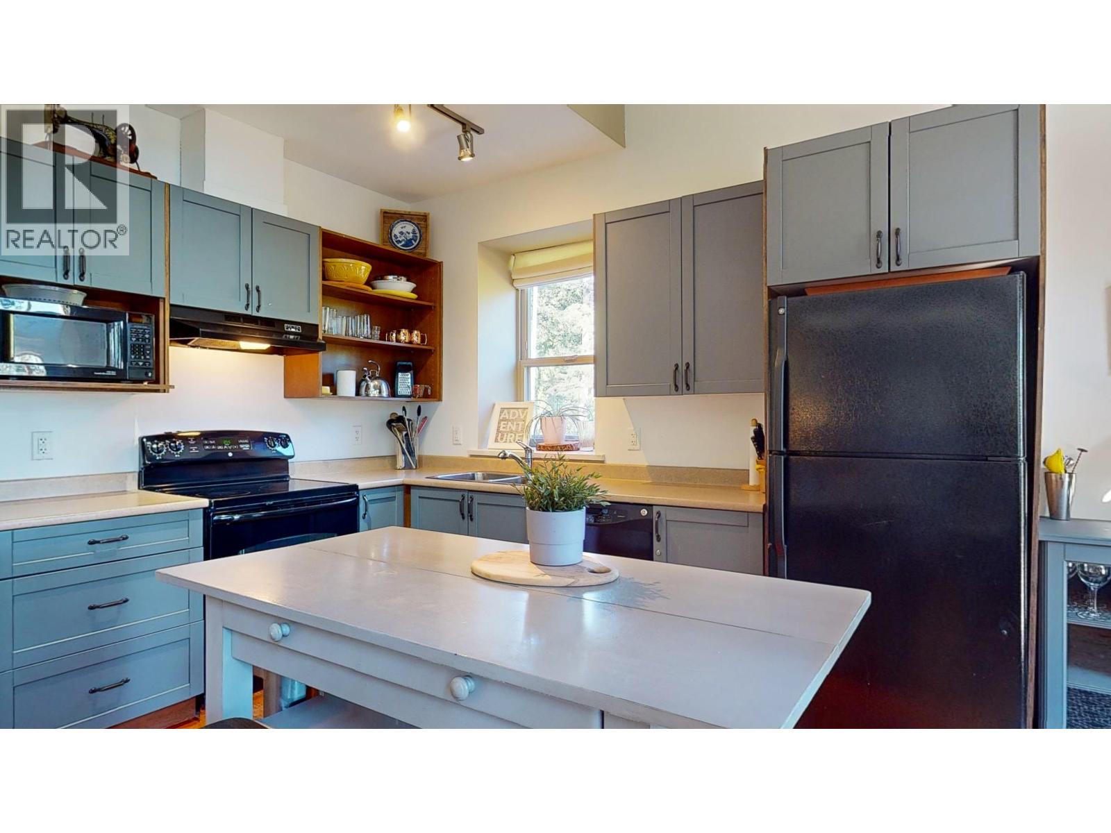 13555 Lee Road, Garden Bay, British Columbia  V0N 1S1 - Photo 4 - R3130411