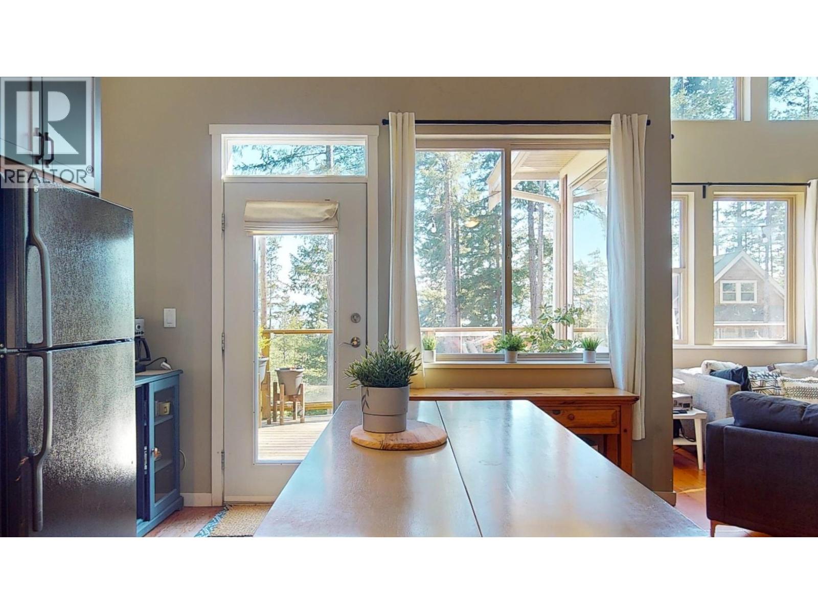 13555 Lee Road, Garden Bay, British Columbia  V0N 1S1 - Photo 6 - R3130411