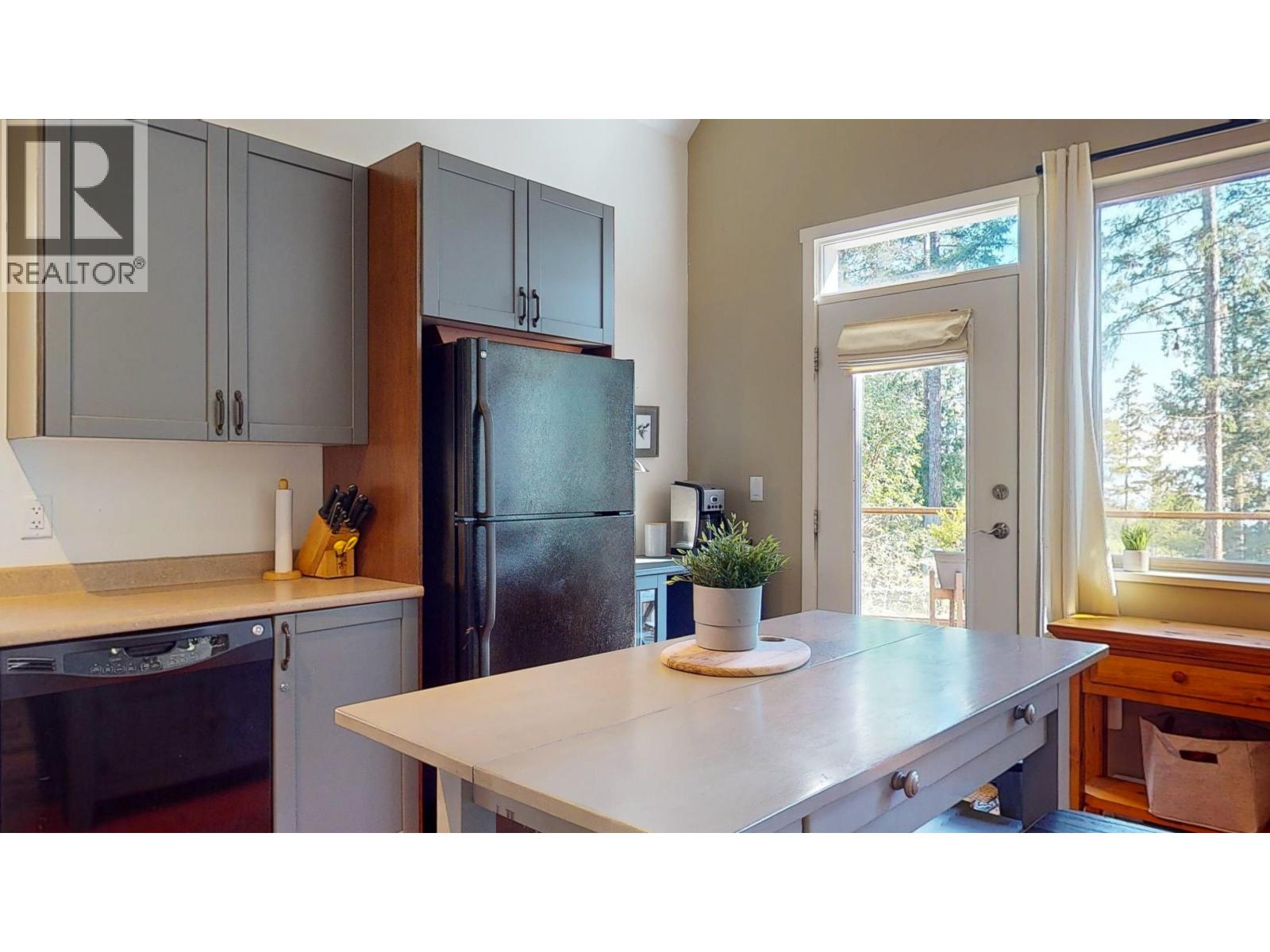 13555 Lee Road, Garden Bay, British Columbia  V0N 1S1 - Photo 7 - R3130411