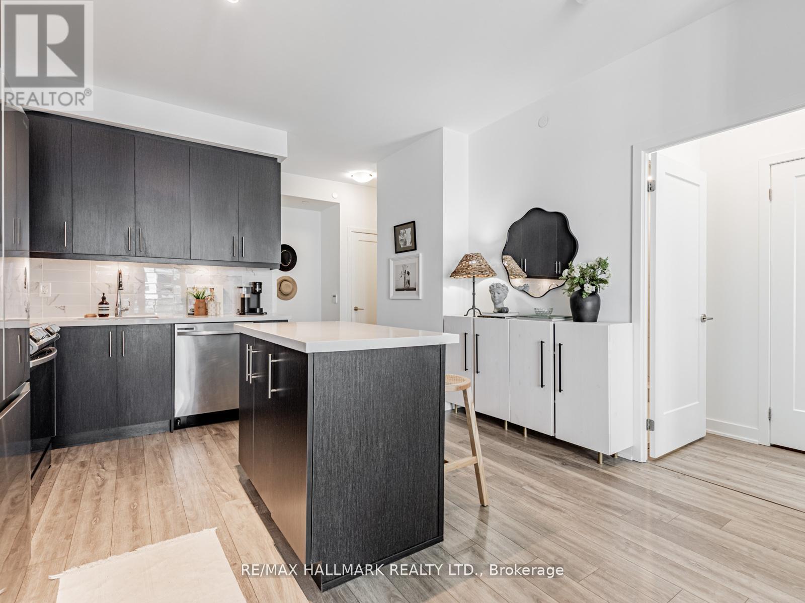 404 - 105 Oneida Crescent, Richmond Hill, Ontario  L4B 0H6 - Photo 6 - N13224538