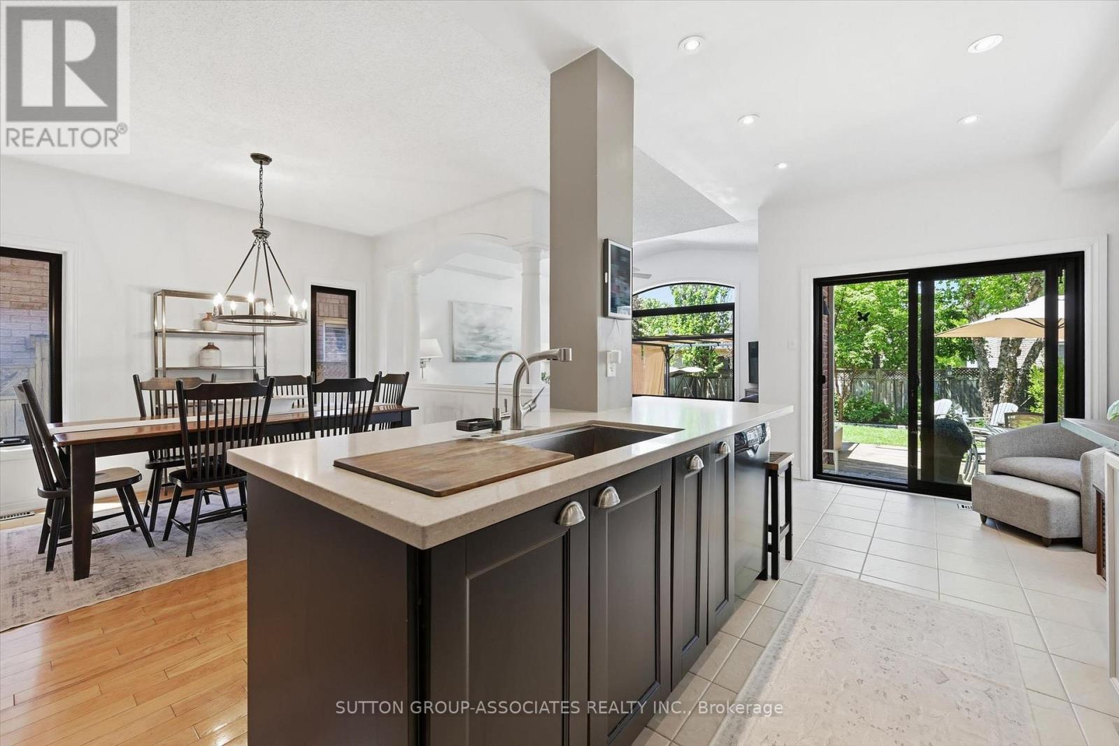 2417 Hilda Drive, Oakville, Ontario  L6H 7N5 - Photo 12 - W13224568
