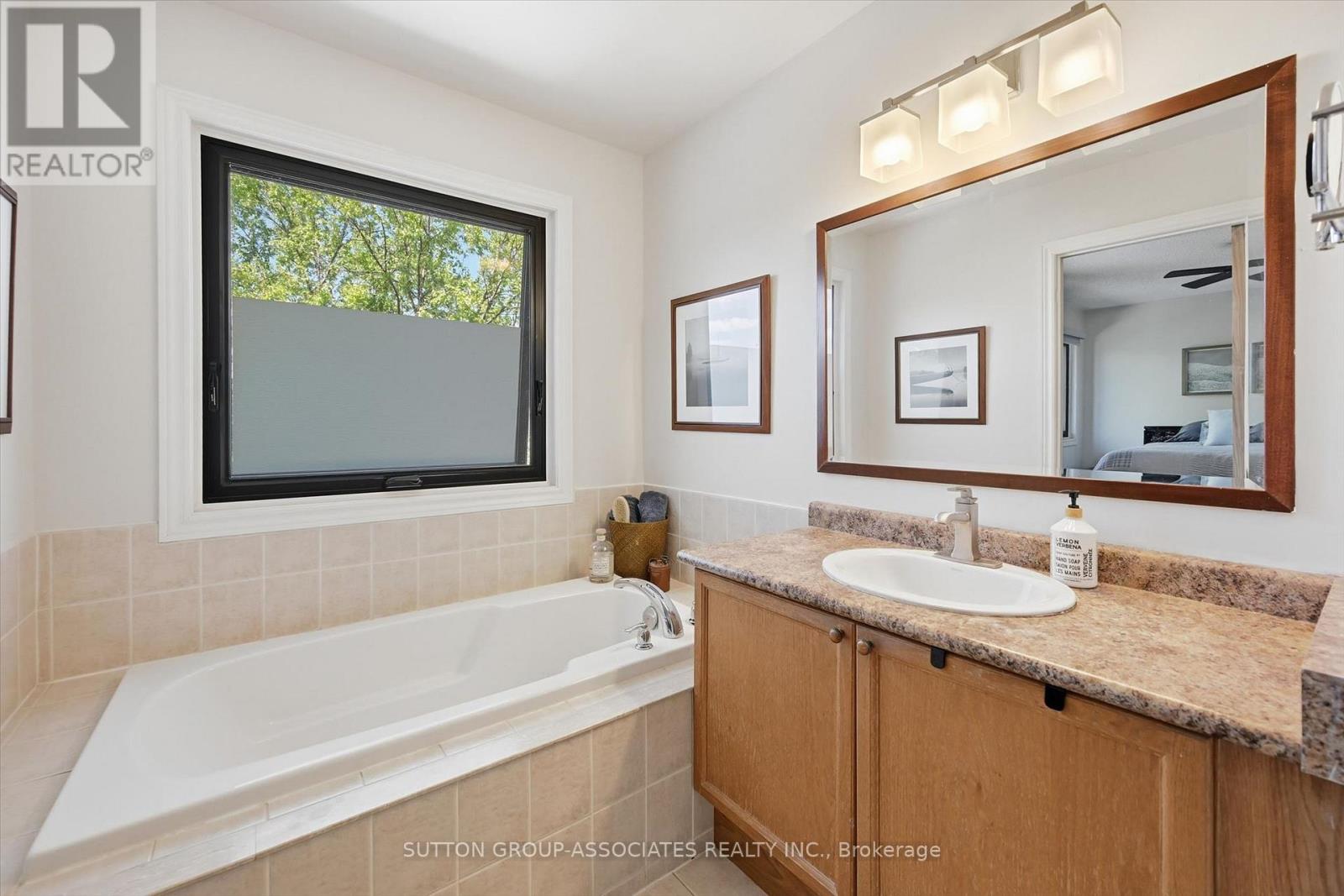 2417 Hilda Drive, Oakville, Ontario  L6H 7N5 - Photo 25 - W13224568