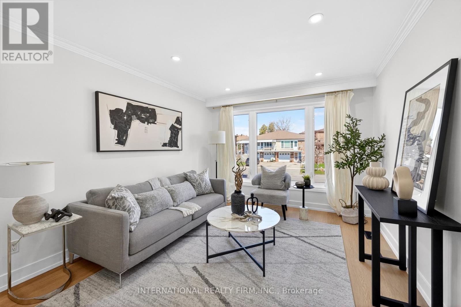 26 Dellbrook Crescent, Toronto, Ontario  M9L 1E2 - Photo 4 - W13224576