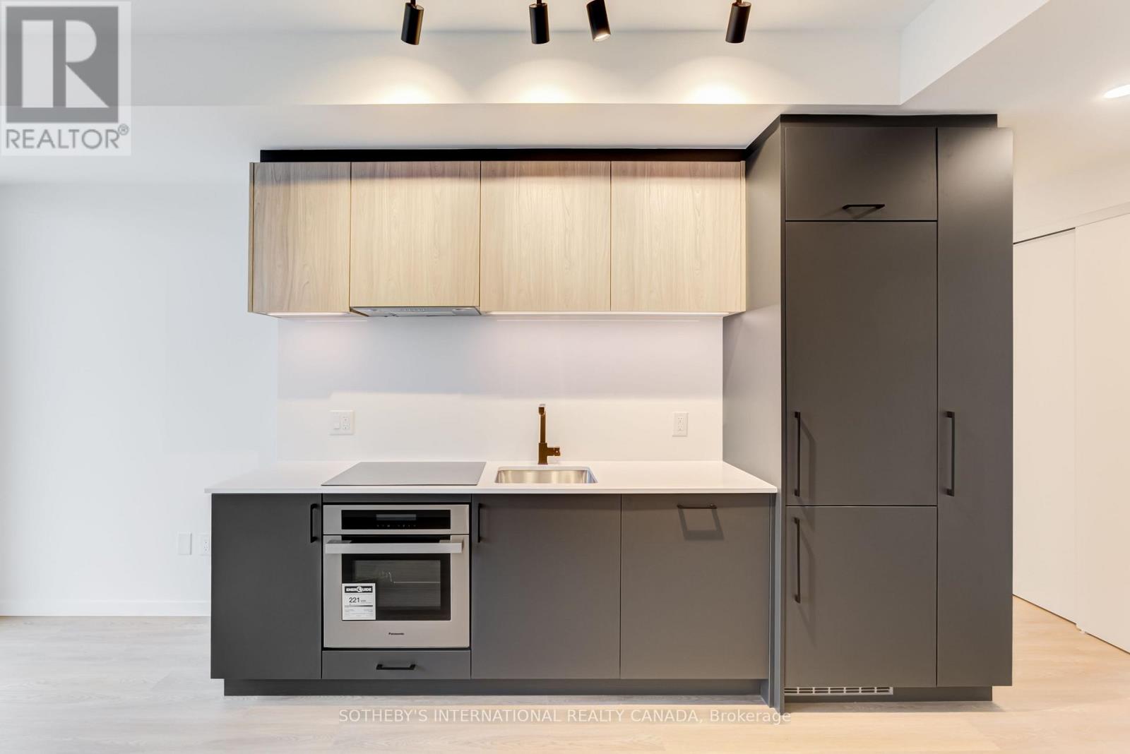 429 - 689 The Queensway, Toronto, Ontario  M8Y 1L1 - Photo 10 - W13224642