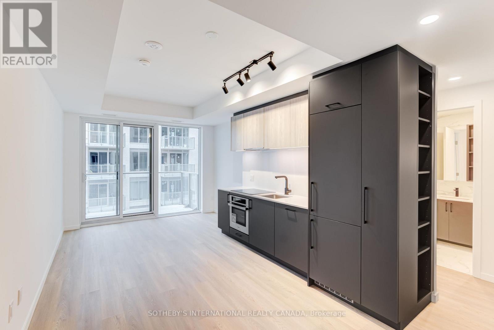 429 - 689 The Queensway, Toronto, Ontario  M8Y 1L1 - Photo 7 - W13224642