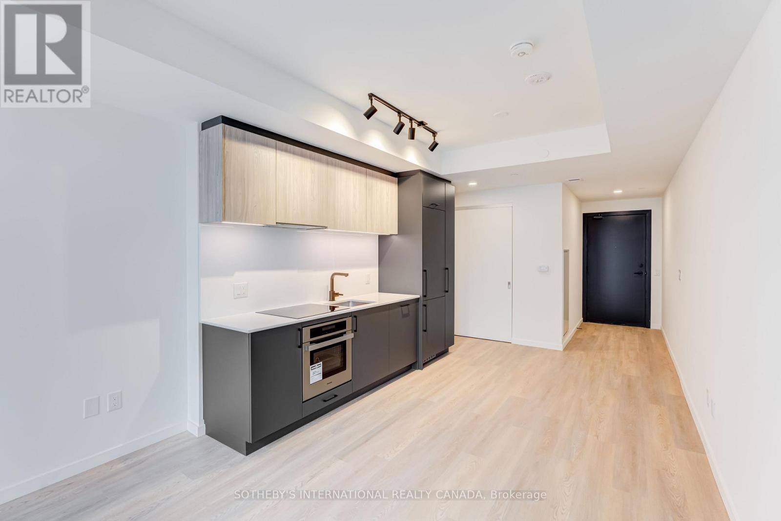 429 - 689 The Queensway, Toronto, Ontario  M8Y 1L1 - Photo 8 - W13224642