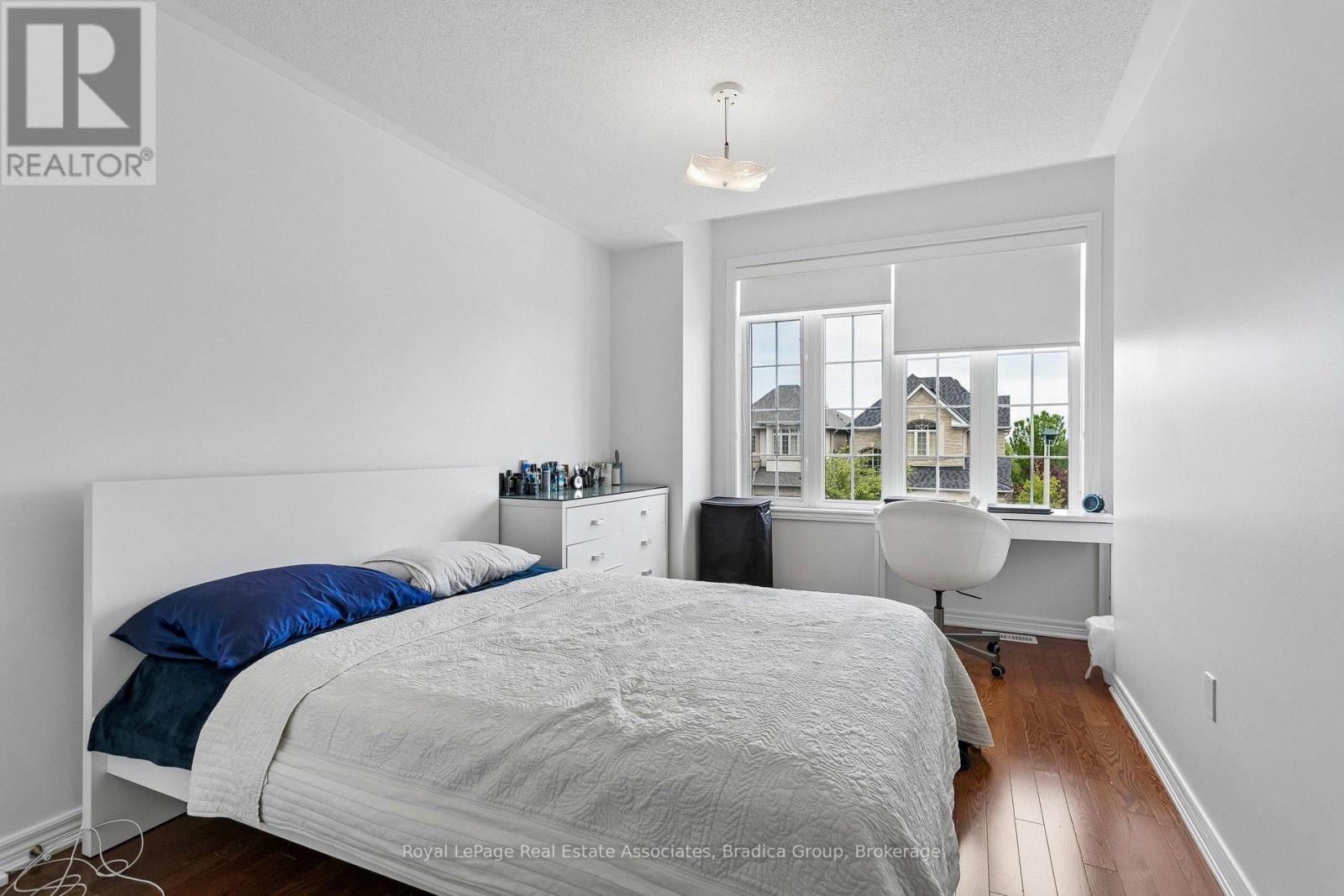 2376 Wasaga Drive, Oakville, Ontario  L6H 0B7 - Photo 17 - W13224676