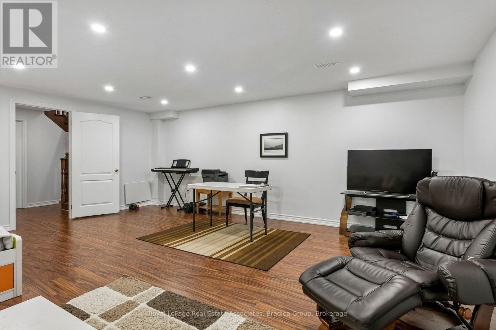2376 Wasaga Drive, Oakville, Ontario  L6H 0B7 - Photo 21 - W13224676