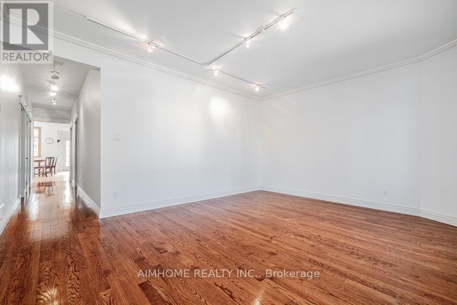 1081 Glencairn Avenue, Toronto, Ontario  M6B 2B1 - Photo 14 - W13224680