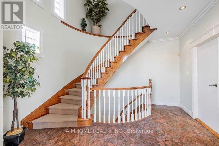 1081 Glencairn Avenue, Toronto, Ontario  M6B 2B1 - Photo 5 - W13224680