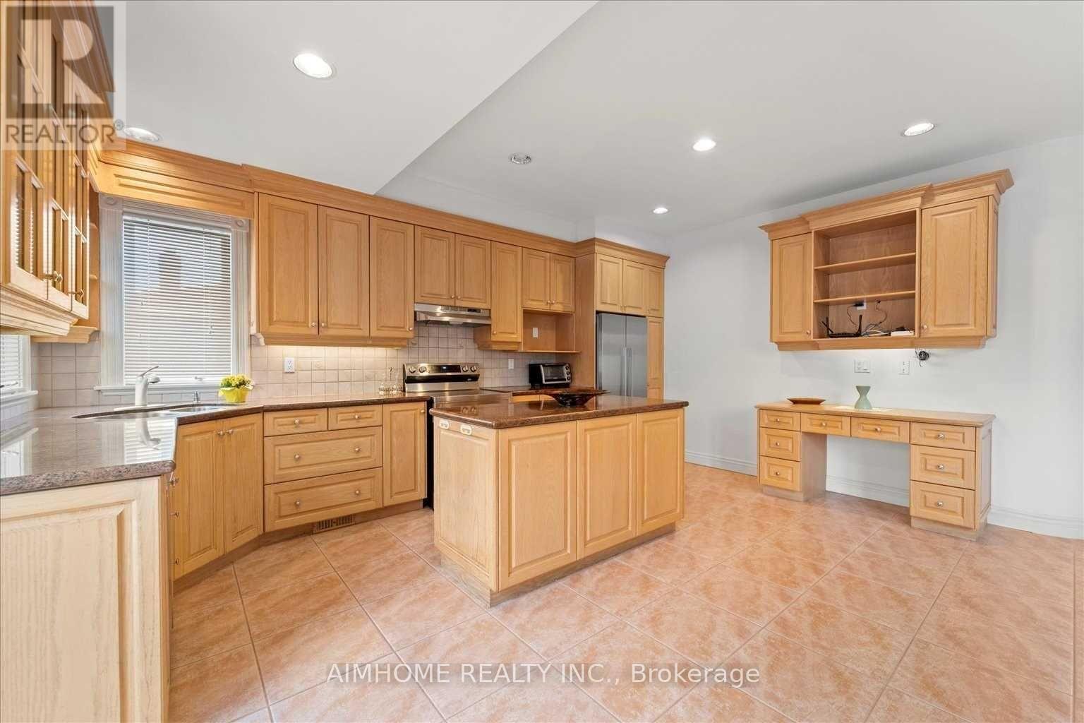 1081 Glencairn Avenue, Toronto, Ontario  M6B 2B1 - Photo 7 - W13224680