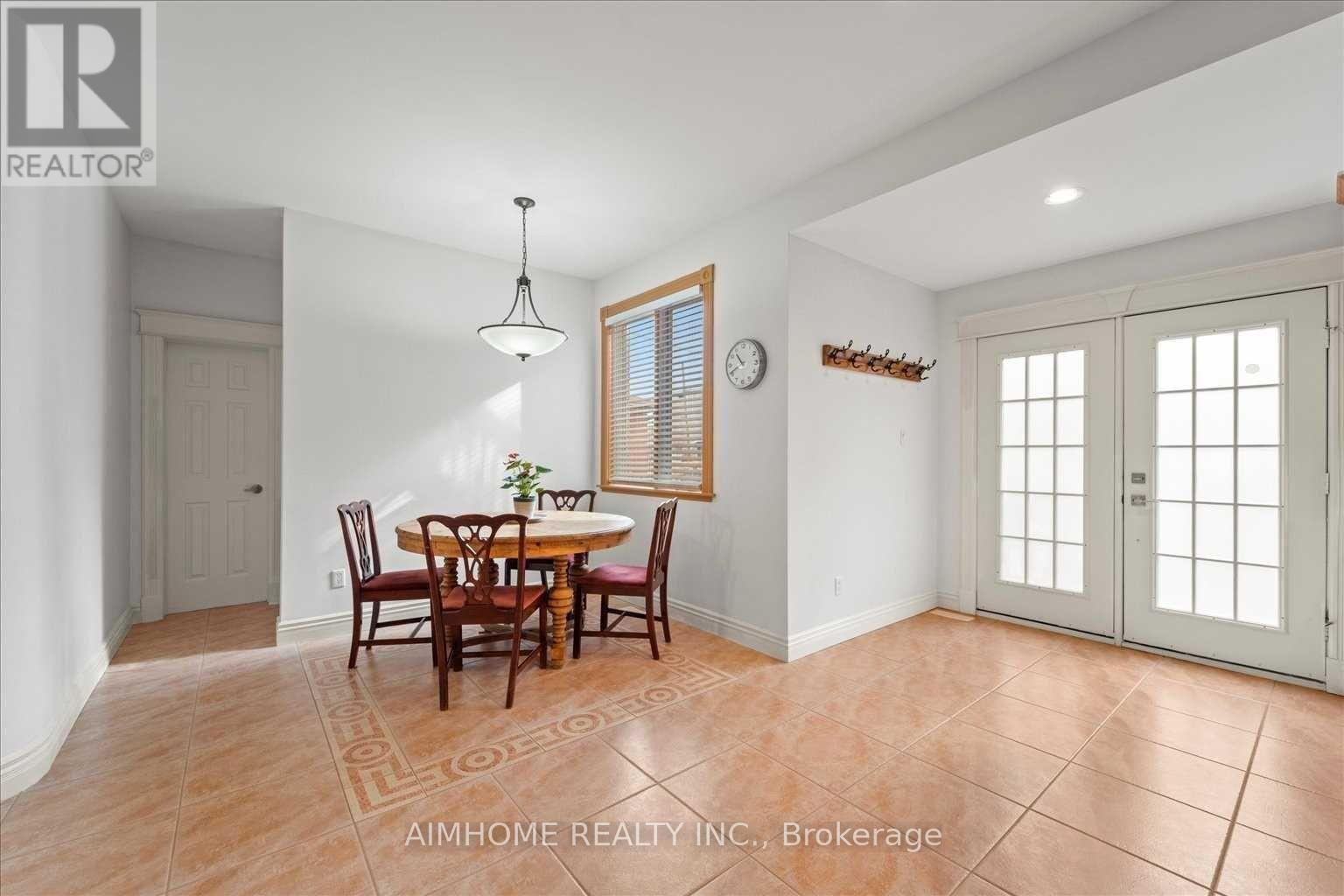 1081 Glencairn Avenue, Toronto, Ontario  M6B 2B1 - Photo 9 - W13224680