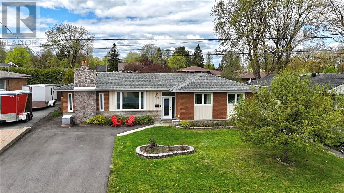 899 Vine, Sudbury, Ontario  P3A 3P8 - Photo 2 - 2128221