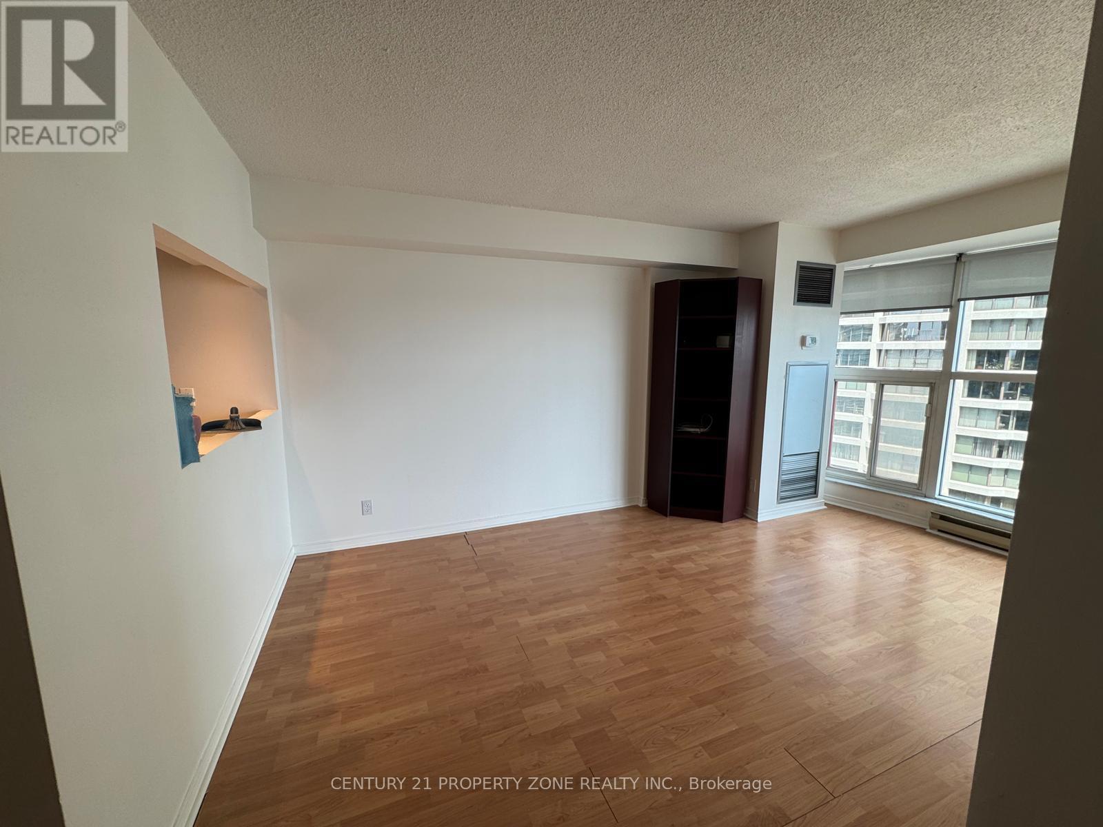 2105 - 77 Harbour Square, Toronto, Ontario  M5J 2S2 - Photo 6 - C13219704