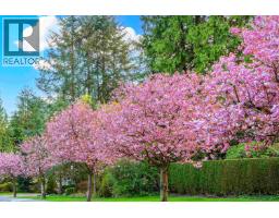 <div class="price">$4,999,999</div> 74 E 37th Avenue, Vancouver<br><div style="margin-bottom:8px;"><small>Royal Pacific Realty (Kingsway) Ltd.</small></div><div class='bed_bath'>5 Bed | 2 Bath</div>