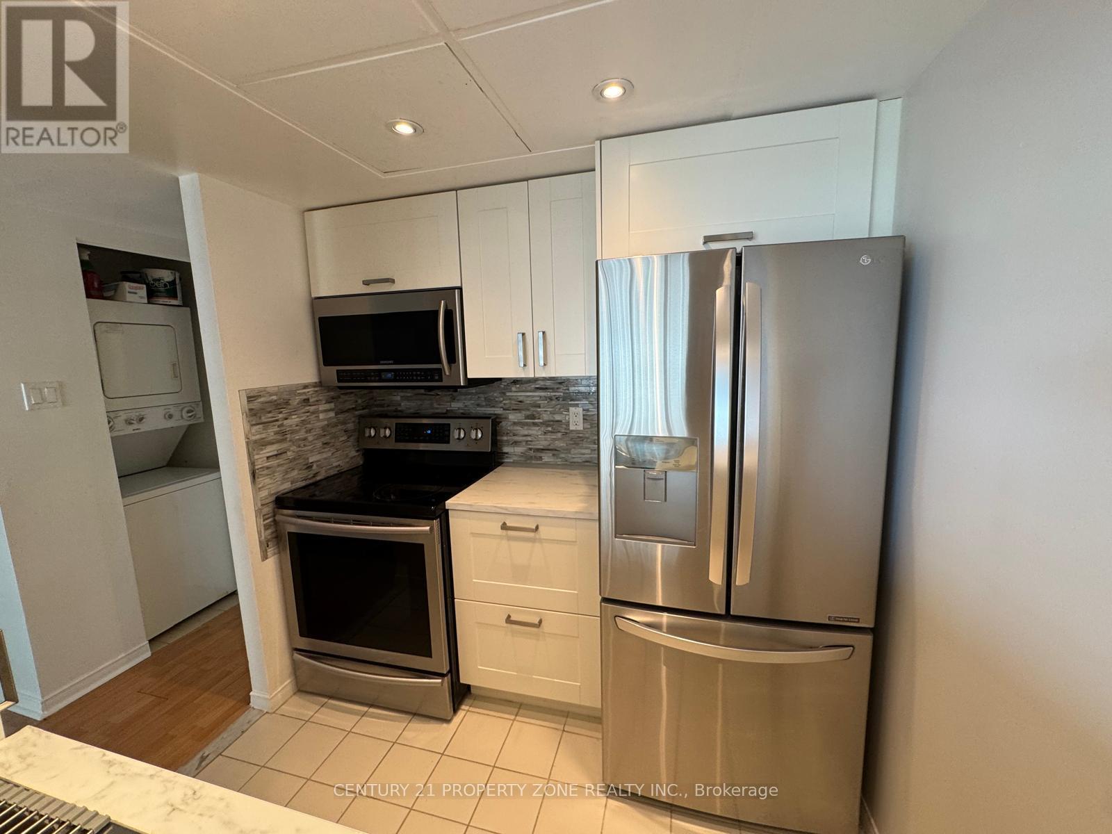 2105 - 77 Harbour Square, Toronto, Ontario  M5J 2S2 - Photo 11 - C13219704
