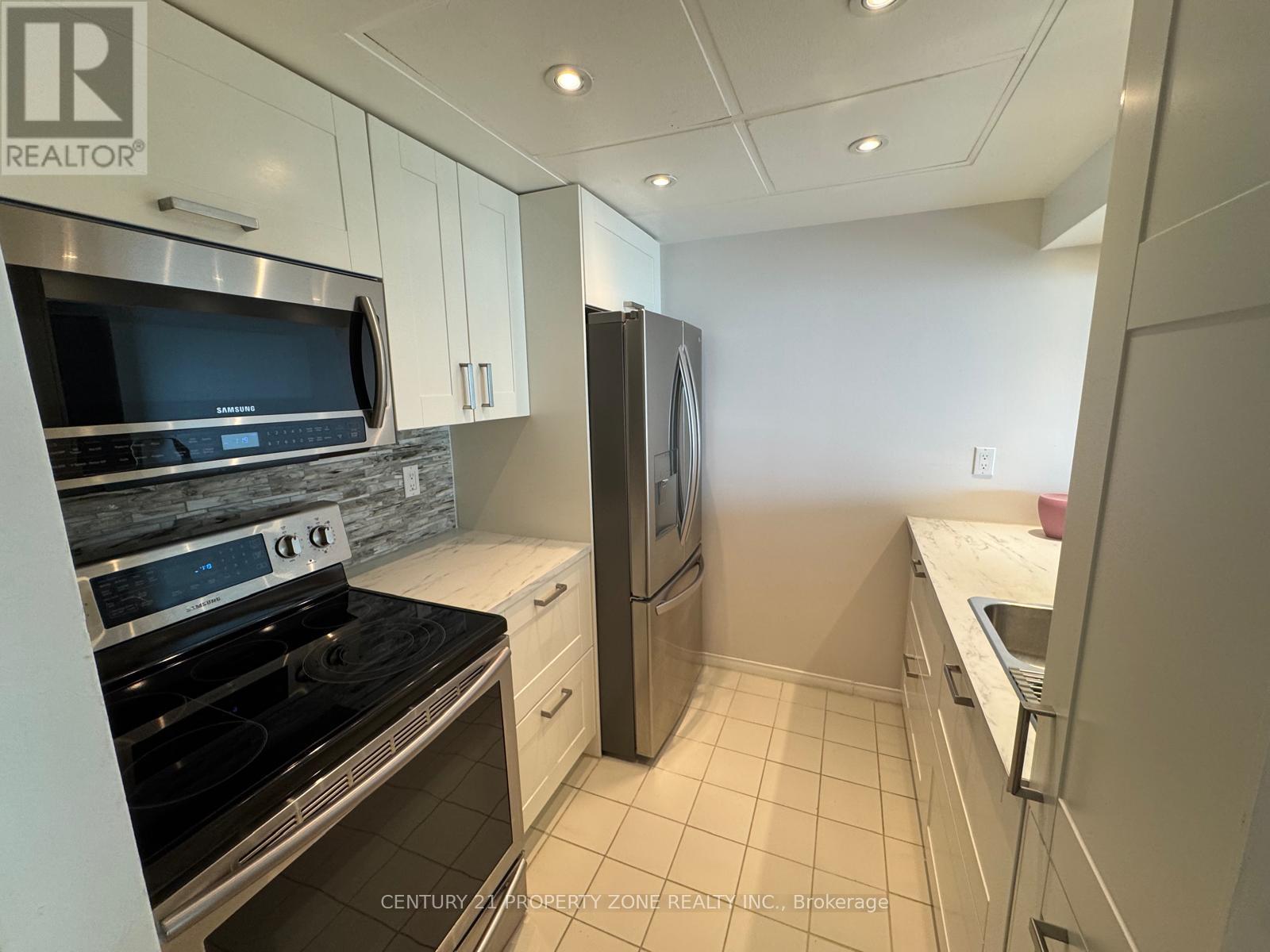 2105 - 77 Harbour Square, Toronto, Ontario  M5J 2S2 - Photo 16 - C13219704