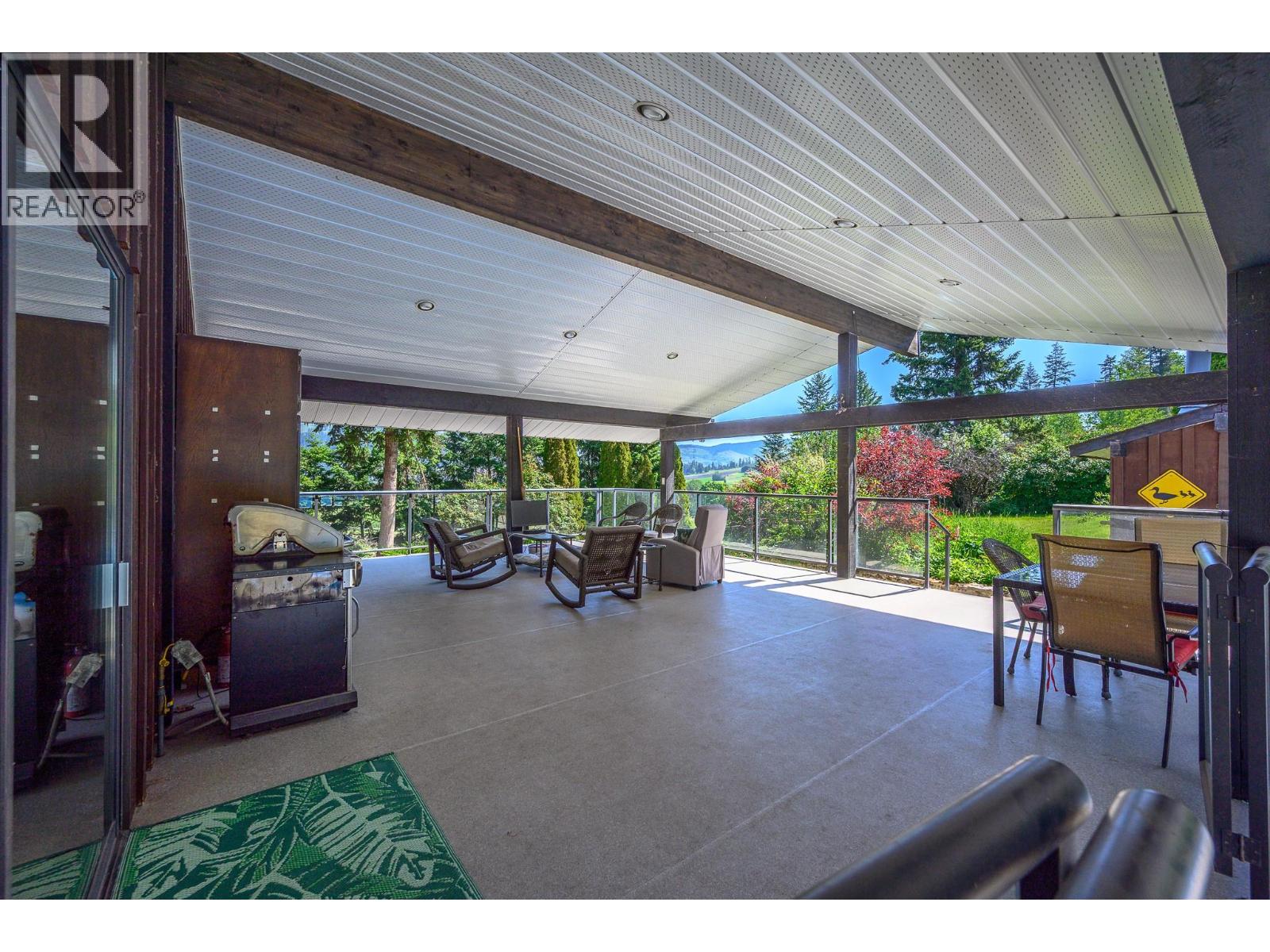 5860 Learmouth Road, Lavington, British Columbia  V1B 3E6 - Photo 53 - 10374014