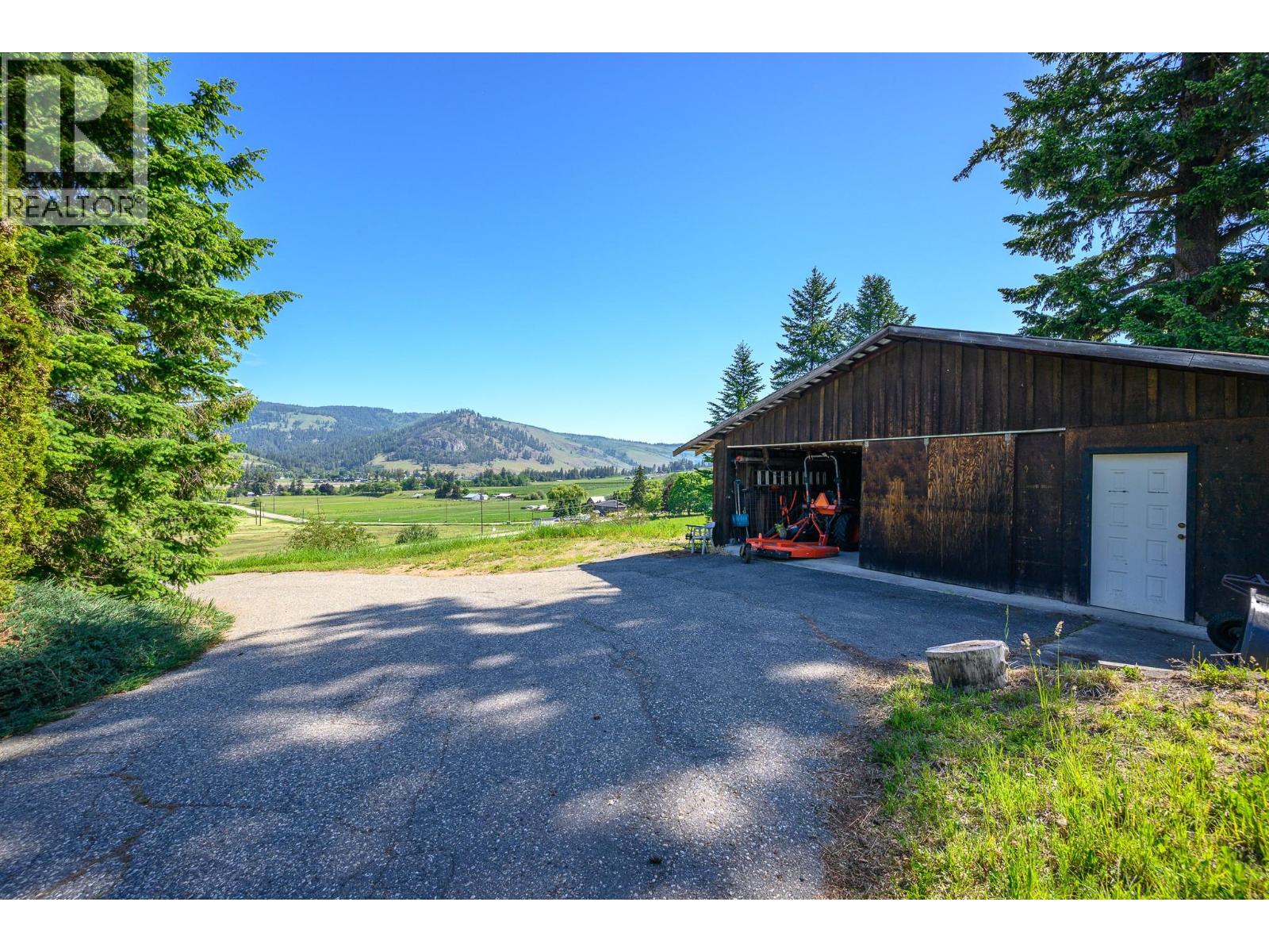 5860 Learmouth Road, Lavington, British Columbia  V1B 3E6 - Photo 63 - 10374014