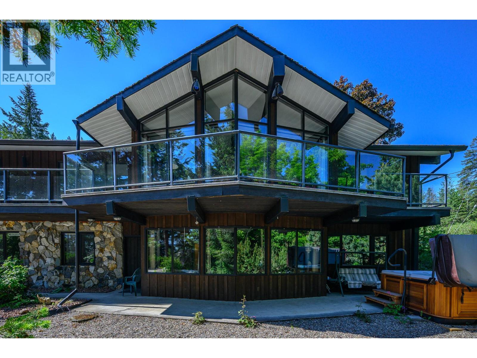 5860 Learmouth Road, Lavington, British Columbia  V1B 3E6 - Photo 6 - 10374014