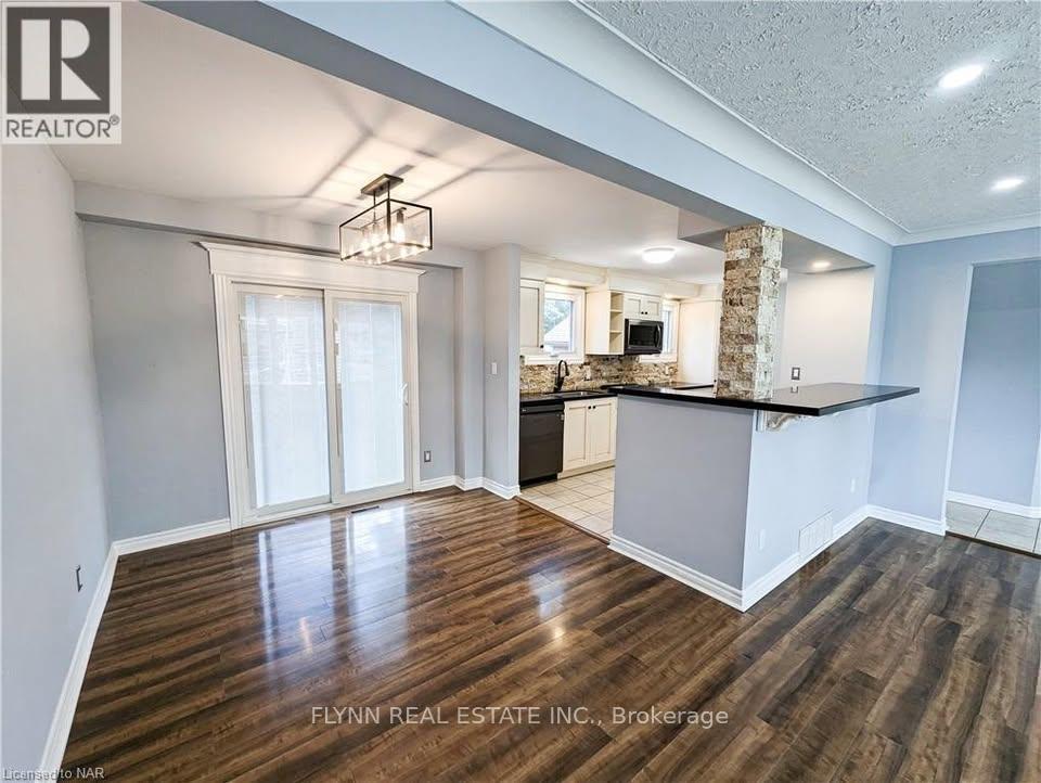 Main - 7087 Centennial Street, Niagara Falls, Ontario  L2G 2Z2 - Photo 6 - X13224616