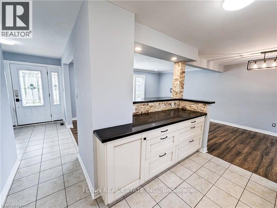Main - 7087 Centennial Street, Niagara Falls, Ontario  L2G 2Z2 - Photo 7 - X13224616