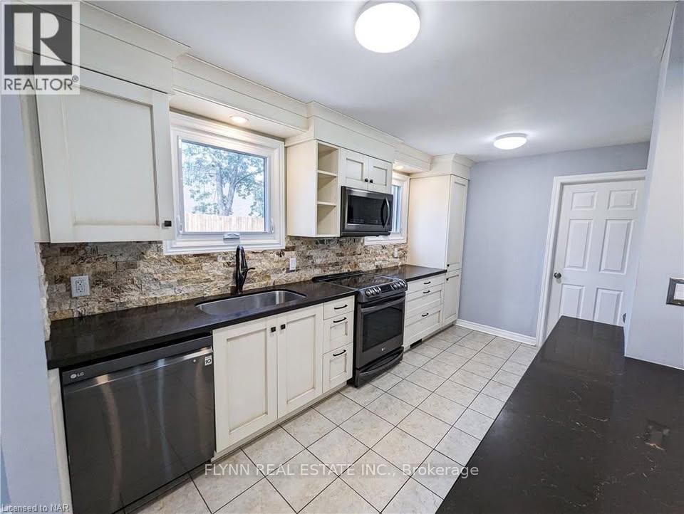 Main - 7087 Centennial Street, Niagara Falls, Ontario  L2G 2Z2 - Photo 9 - X13224616