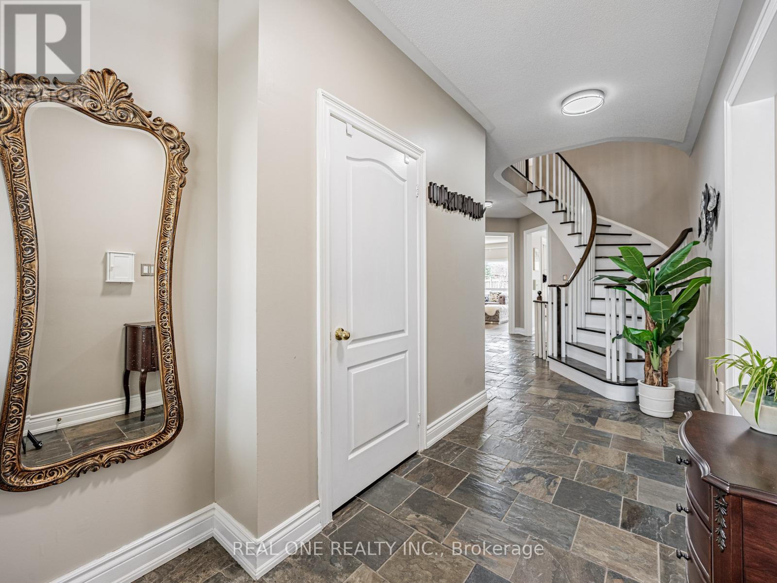 51 Hanson Crescent, Whitby, Ontario  L1M 2K9 - Photo 3 - E12930982