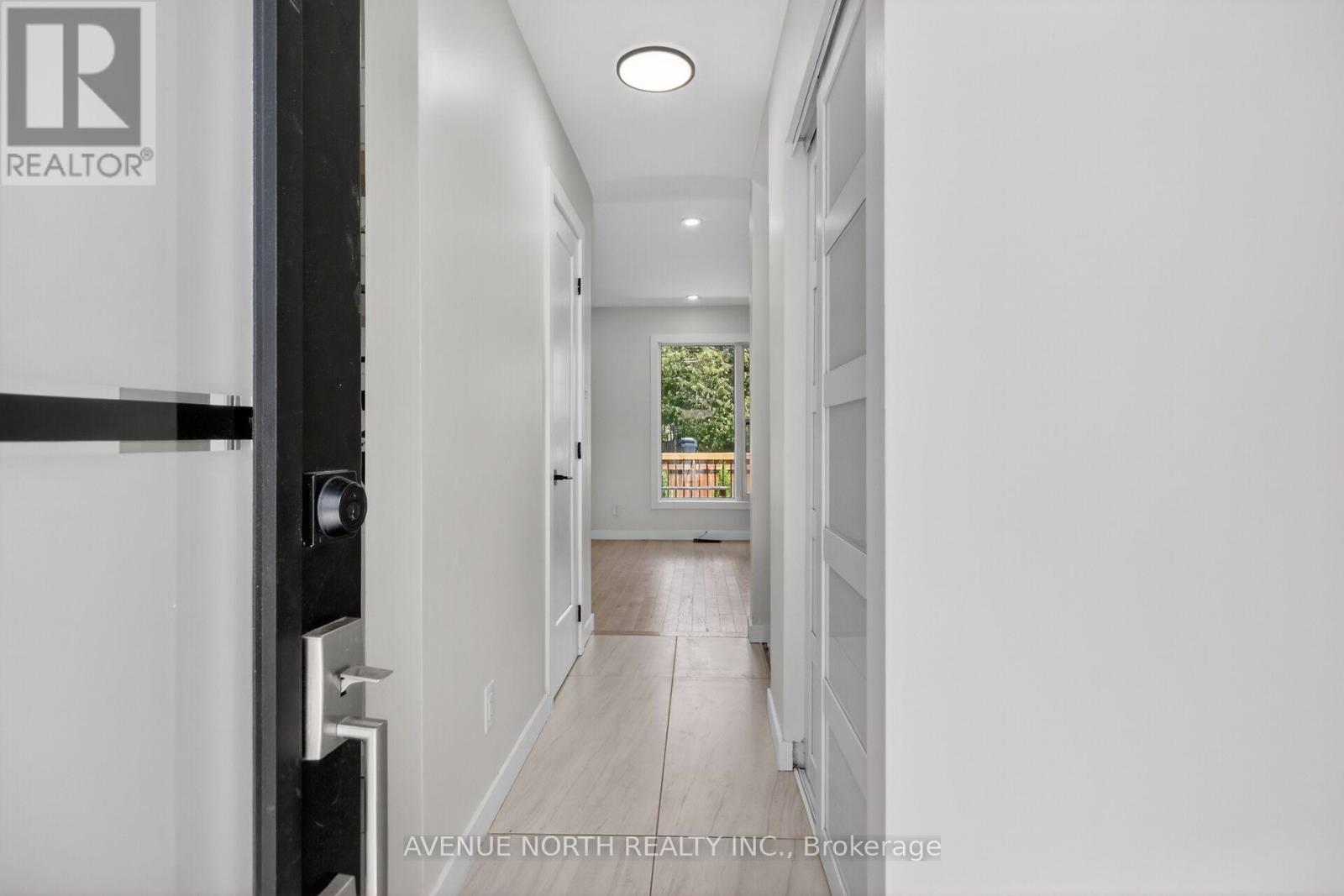 564 Seyton Drive, Ottawa, Ontario K2H 9B2 - Photo 3 - X13224794
