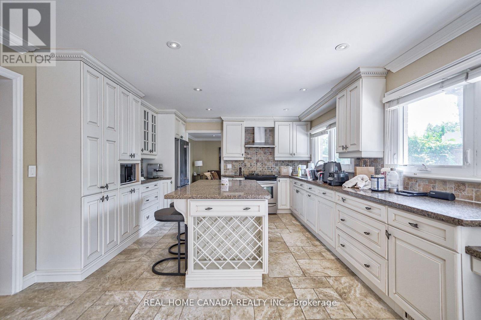 82 Arkendo Drive, Oakville, Ontario  L6J 5T9 - Photo 12 - W13066166