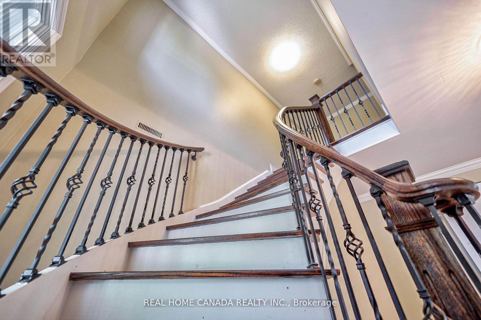 82 Arkendo Drive, Oakville, Ontario  L6J 5T9 - Photo 6 - W13066166