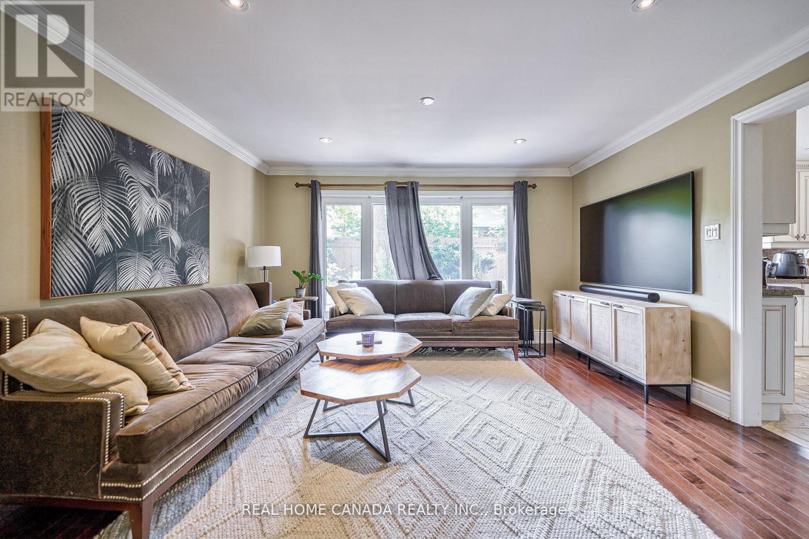 82 Arkendo Drive, Oakville, Ontario  L6J 5T9 - Photo 9 - W13066166