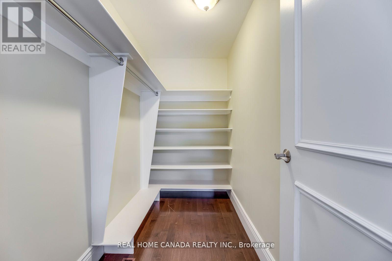 82 Arkendo Drive, Oakville, Ontario  L6J 5T9 - Photo 19 - W13066166