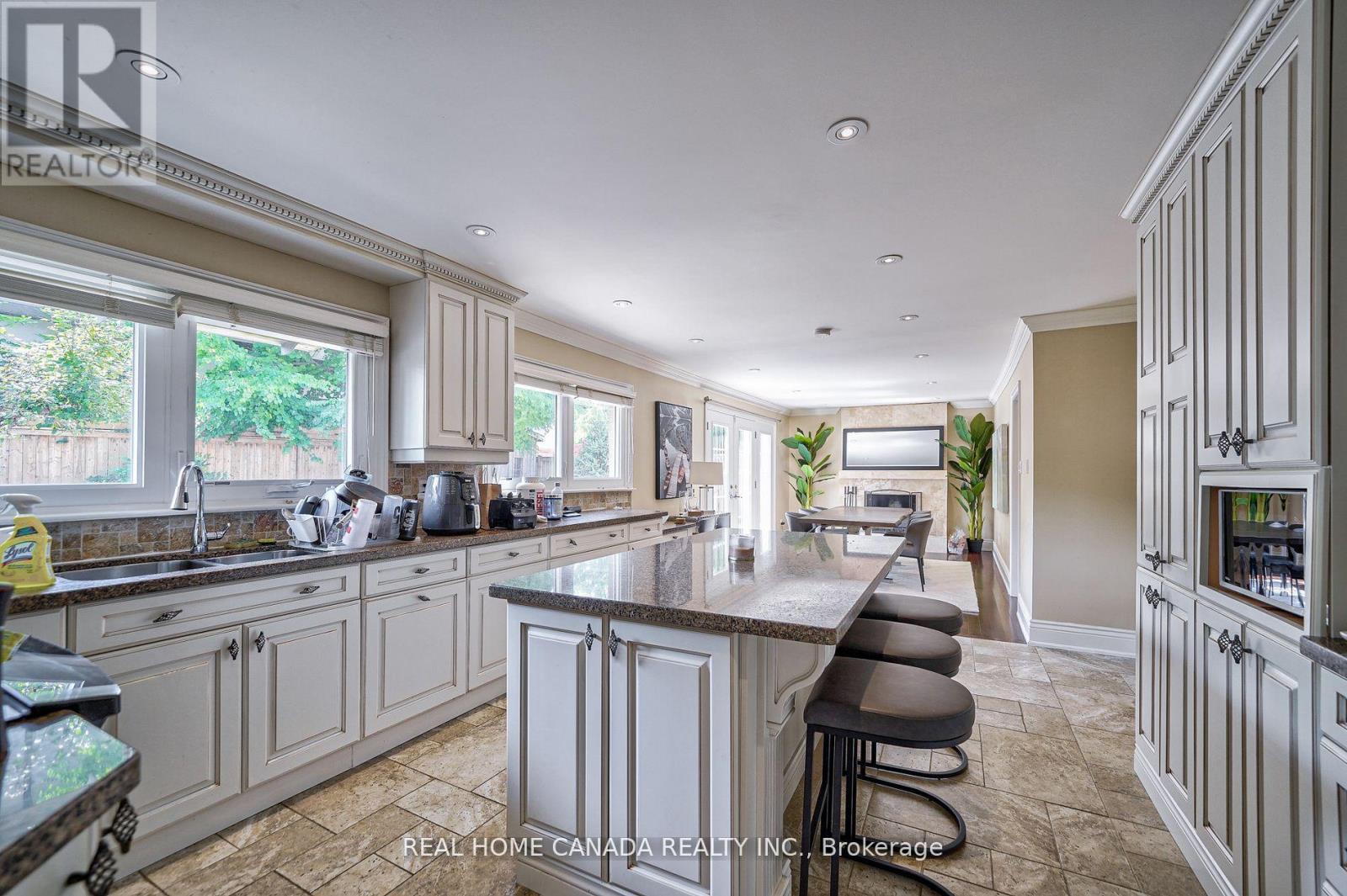 82 Arkendo Drive, Oakville, Ontario  L6J 5T9 - Photo 11 - W13066166