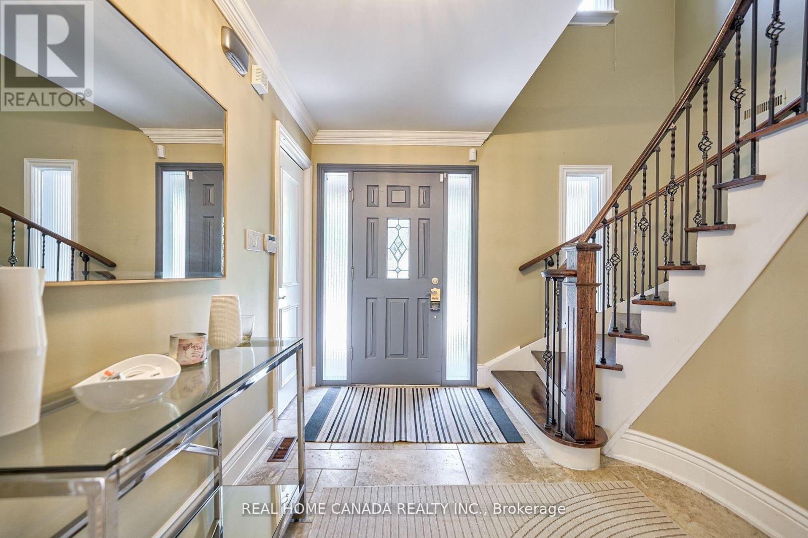 82 Arkendo Drive, Oakville, Ontario  L6J 5T9 - Photo 3 - W13066166