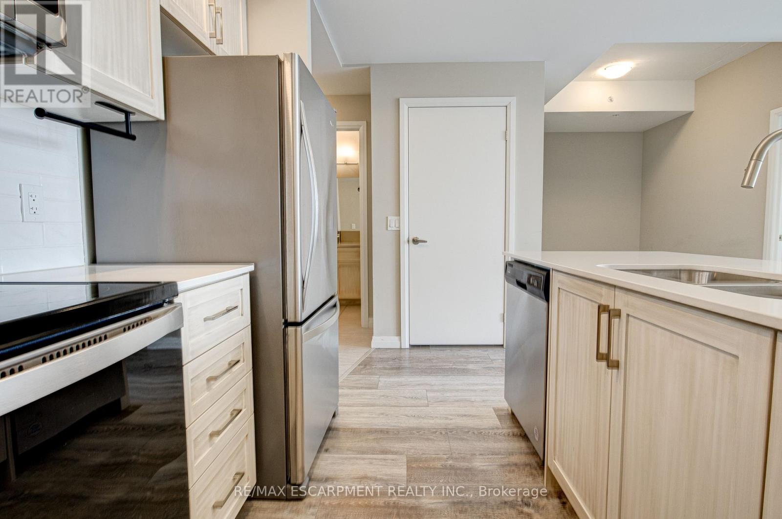 1007 - 108 Garment Street, Kitchener, Ontario  N2G 0E2 - Photo 8 - X12749814