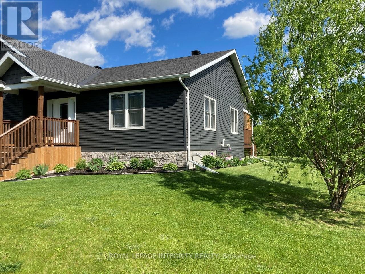 165 Bristow Drive, Montague, Ontario  K7A 5B8 - Photo 4 - X12867124
