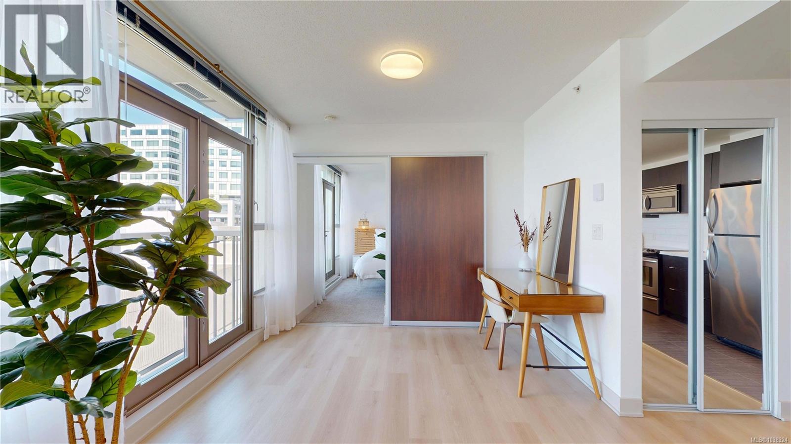 603 760 Johnson St, Victoria, British Columbia  V8W 1N1 - Photo 5 - 1038324