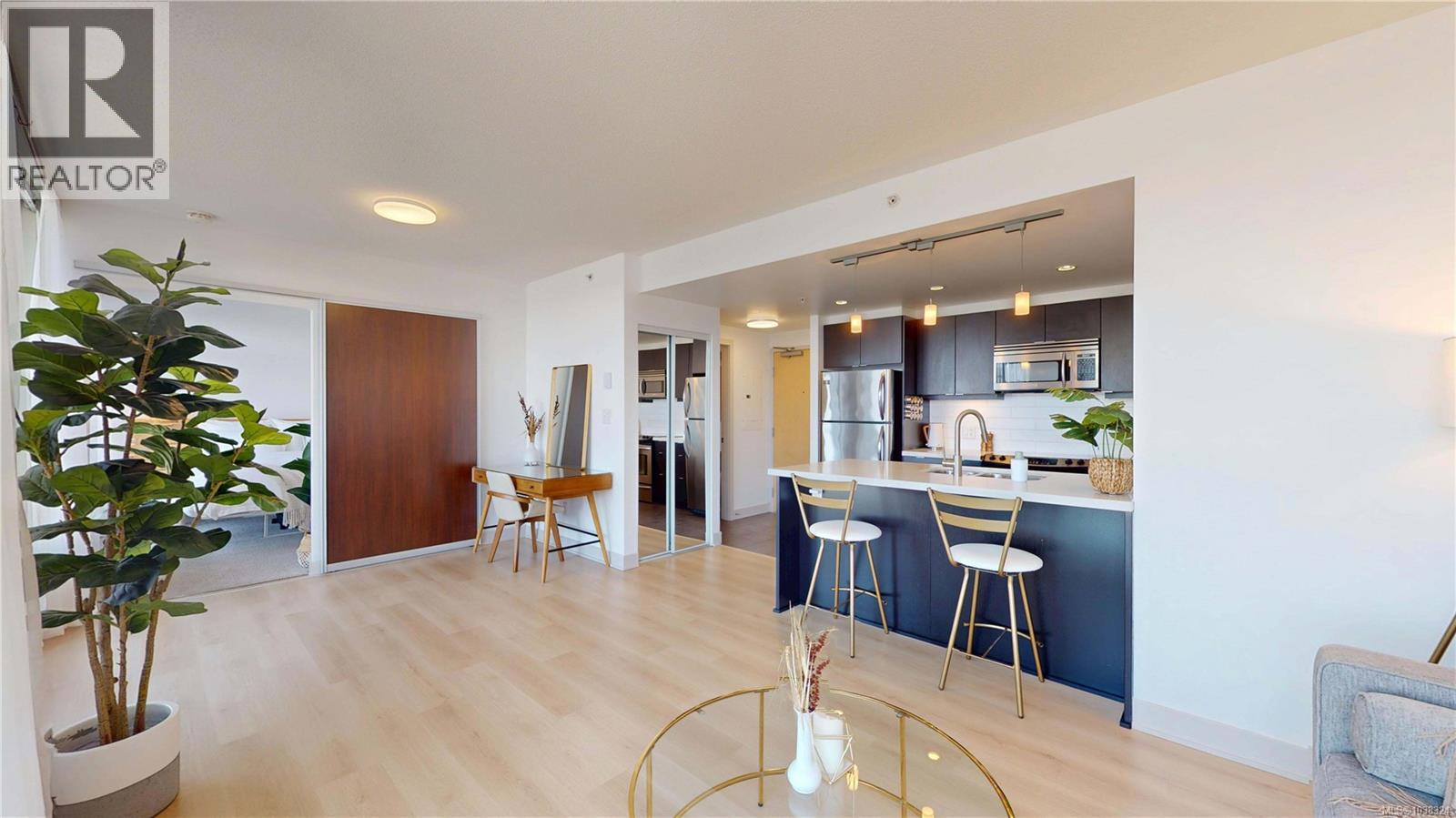 603 760 Johnson St, Victoria, British Columbia  V8W 1N1 - Photo 6 - 1038324