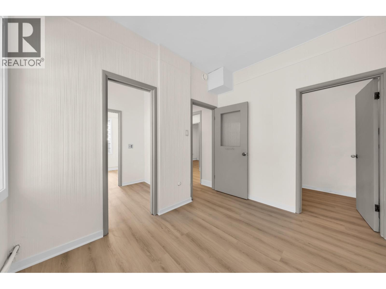 4570 W 10th Avenue, Vancouver, British Columbia  V6R 2J1 - Photo 5 - C8076334