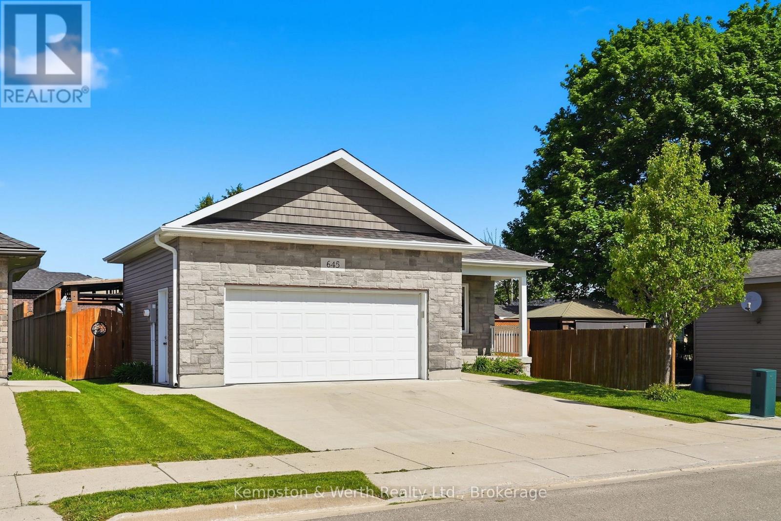 645 Davidson Avenue S, North Perth, Ontario  N4W 0G7 - Photo 1 - X13224932