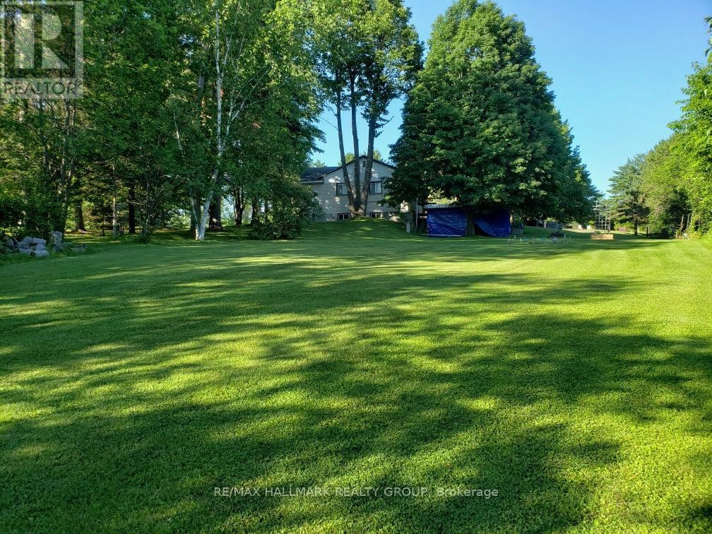 9950 Round Lake Road, Laurentian Valley, Ontario  K8A 0K5 - Photo 7 - X13033702