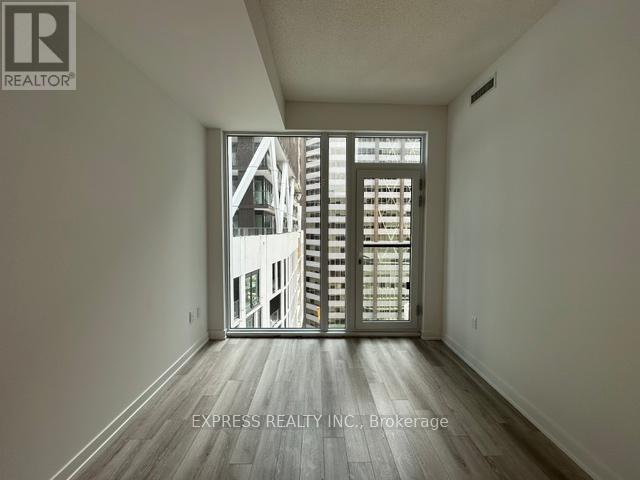 1218 - 121 St Patrick Street, Toronto, Ontario  M5T 3C1 - Photo 2 - C13224806