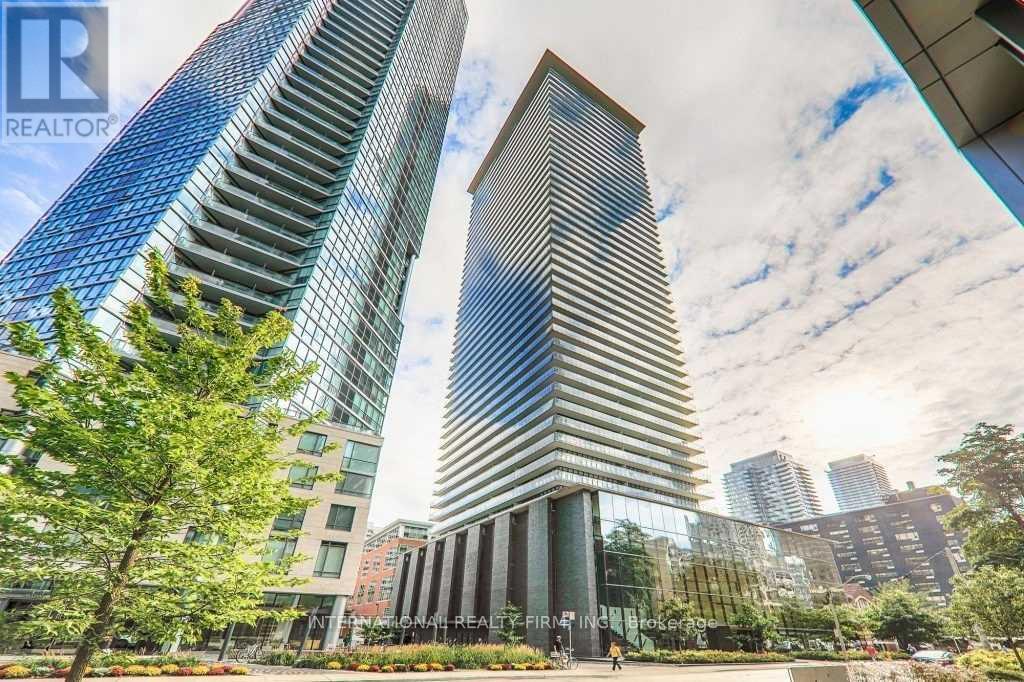 901 - 33 CHARLES STREET E, Toronto, Ontario