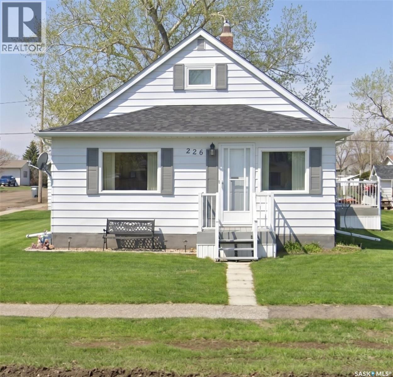 226 1st Street W, Kyle, Saskatchewan  S0L 1T0 - Photo 1 - SK028152