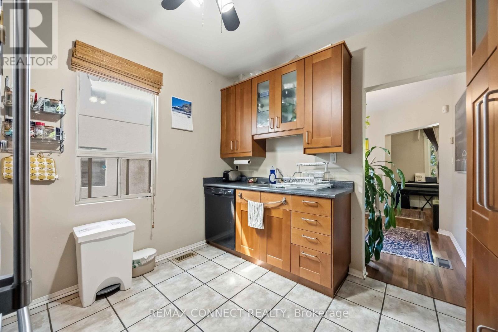 261 Cedarvale Avenue, Toronto, Ontario  M4C 4K3 - Photo 39 - E13224762