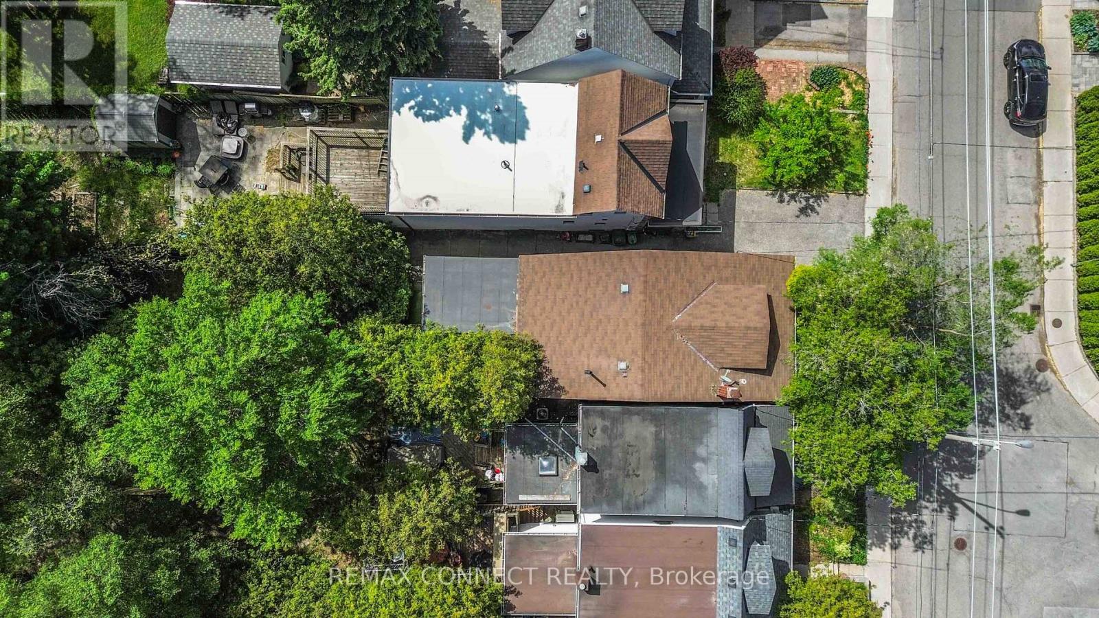 261 Cedarvale Avenue, Toronto, Ontario  M4C 4K3 - Photo 4 - E13224762