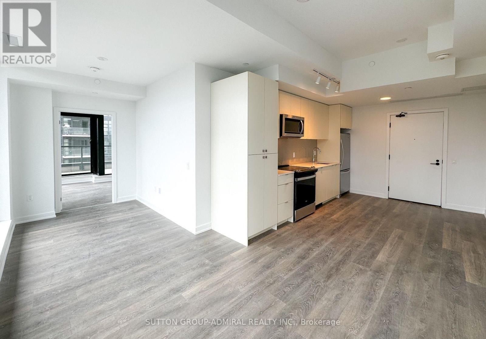 PH512 B - 1604 CHARLES STREET, Whitby, Ontario