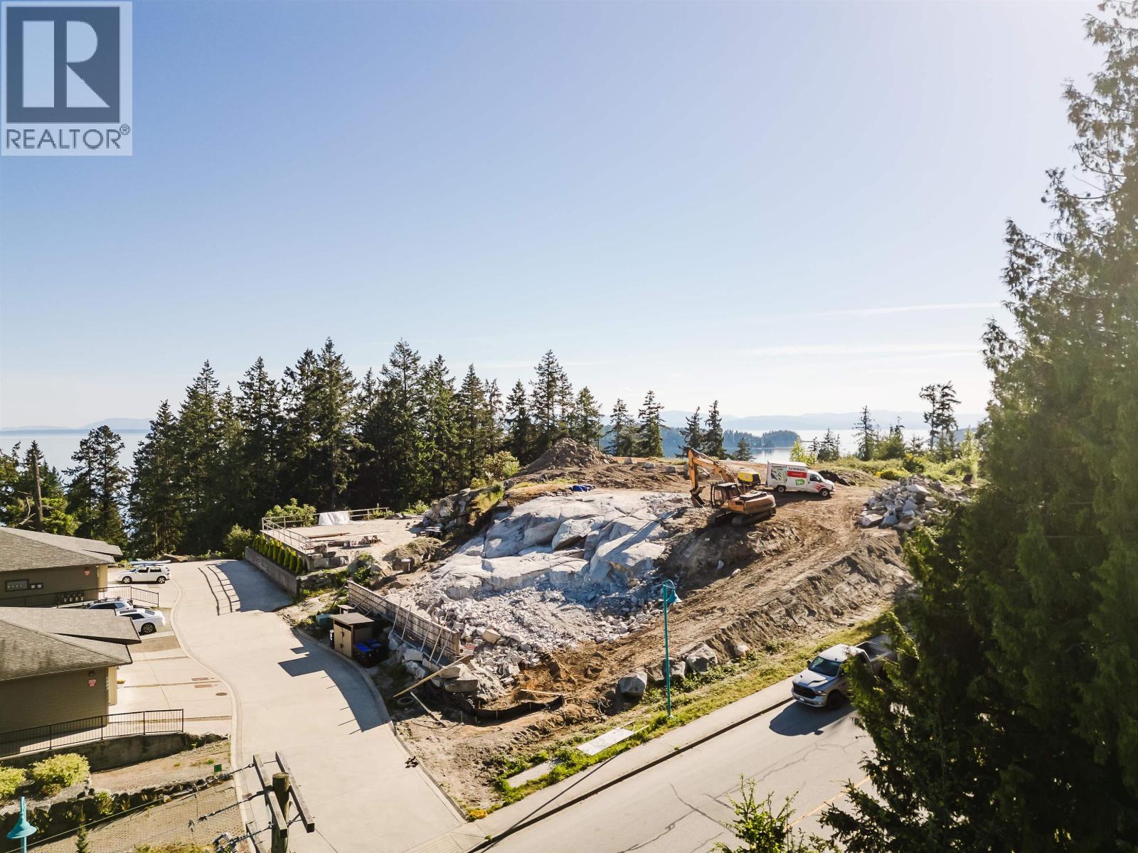5883 Cowrie Street, Sechelt, British Columbia  V7Z 0K2 - Photo 5 - R3087469